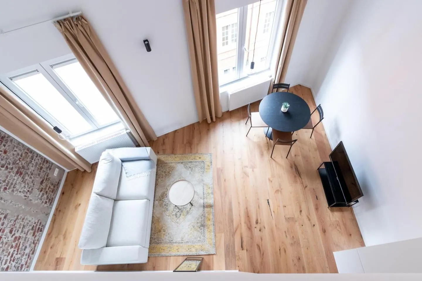 Sleek City Stays - Urban Elegance In The Heart Of Gante