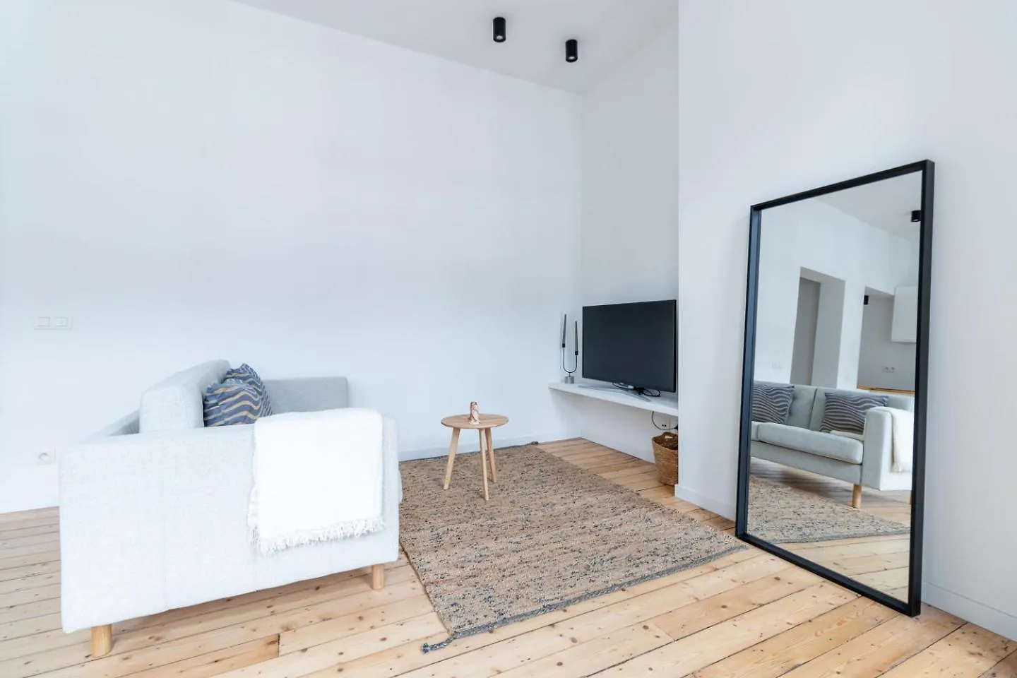 Sleek City Stays - Urban Elegance In The Heart Of Gante Bélgica
