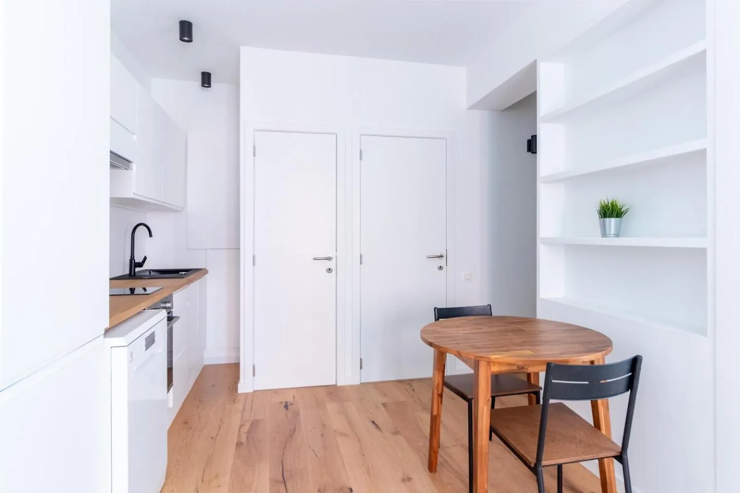 Apartamento Sleek City Stays - Urban Elegance In The Heart Of Gante Bélgica
