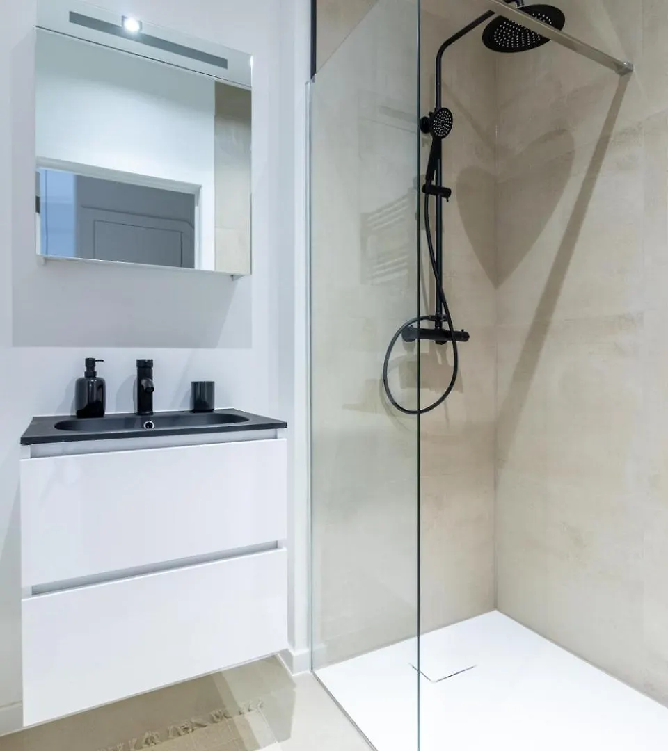 Apartamento Sleek City Stays - Urban Elegance In The Heart Of Gante